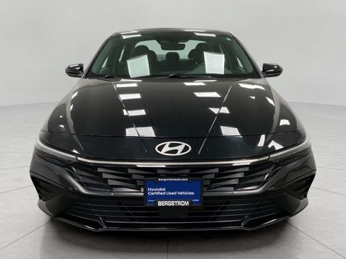 Certified 2025 Hyundai Elantra SEL FWD image 9
