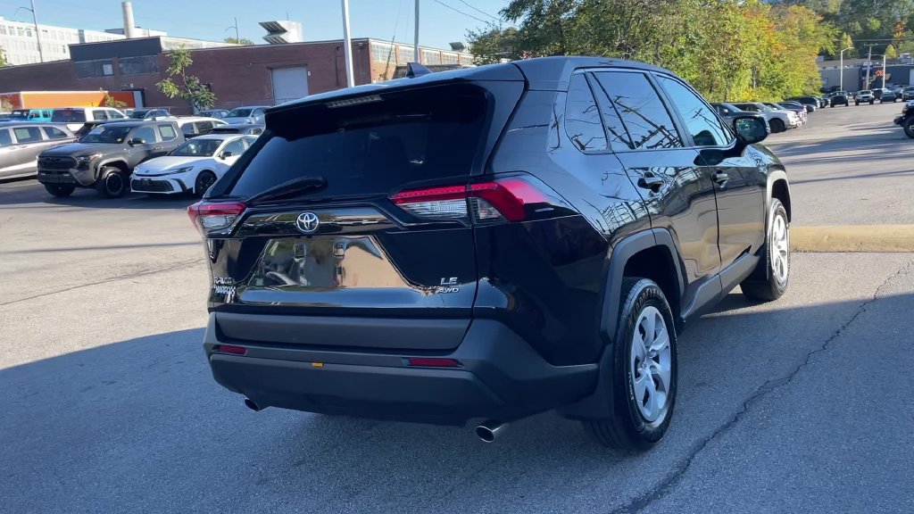 Certified 2022 Toyota RAV4 LE AWD/4WD image 26