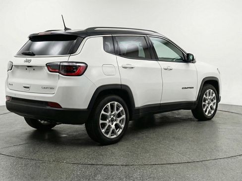 Used 2025 Jeep Compass Limited image 7