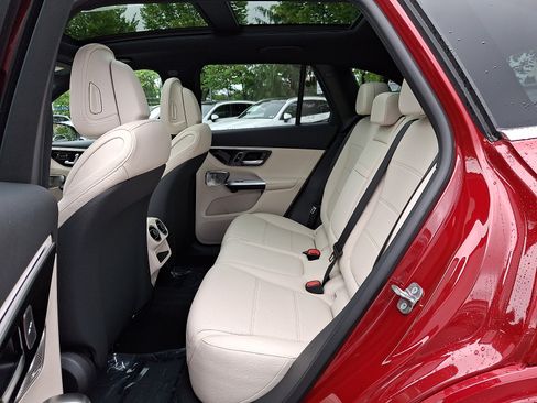 New 2027 Mercedes-Benz GLC 300 4MATIC image 8