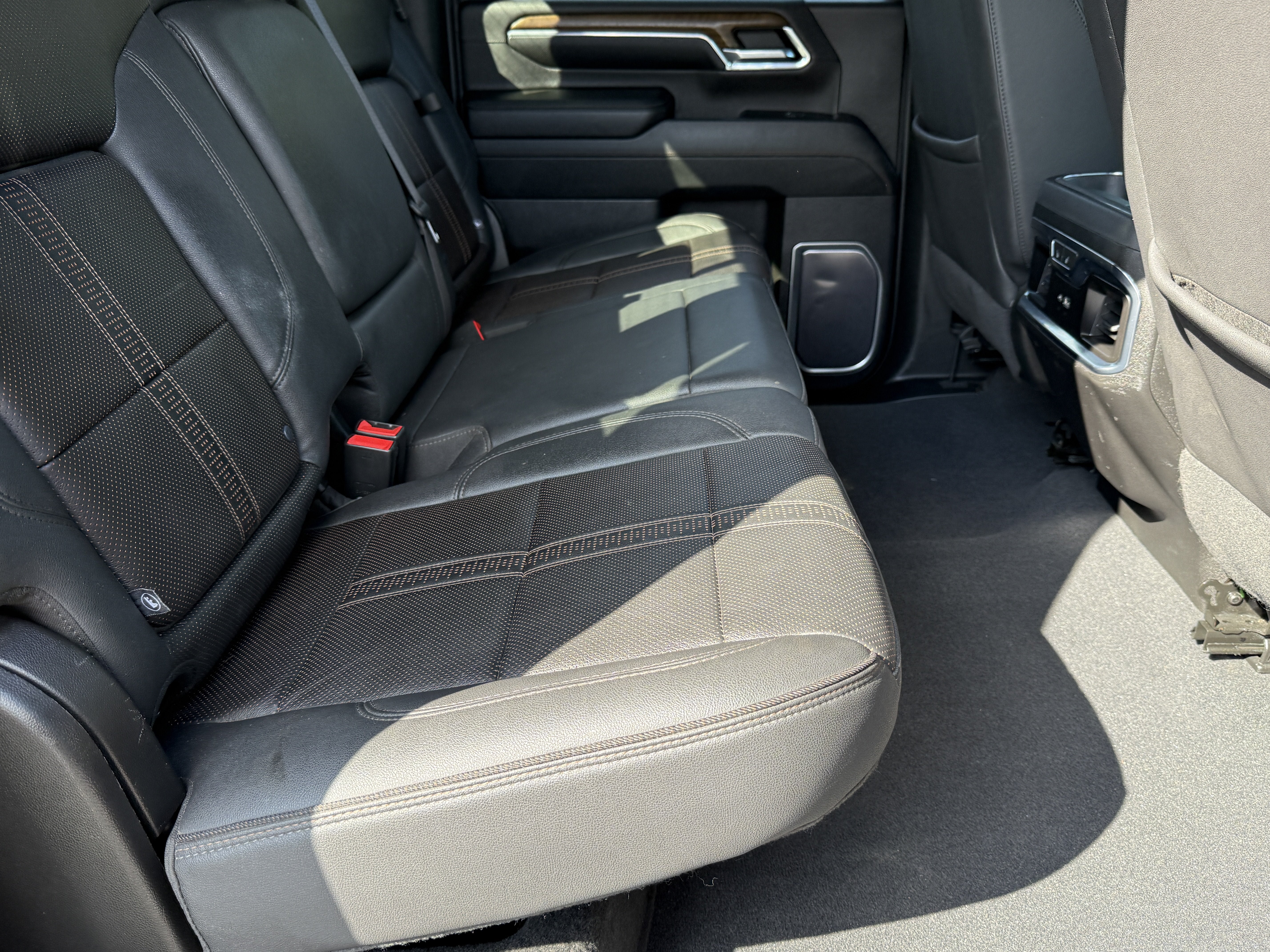 Used 2024 Chevrolet Silverado 3500 High Country w/ Technology Package AWD/4WD image 15