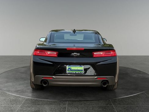 Used 2017 Chevrolet Camaro LT w/ Technology Package RWD image 8