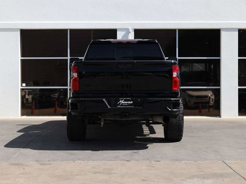 Used 2021 Chevrolet Silverado 2500 LTZ w/ LTZ Plus Package AWD/4WD image 9