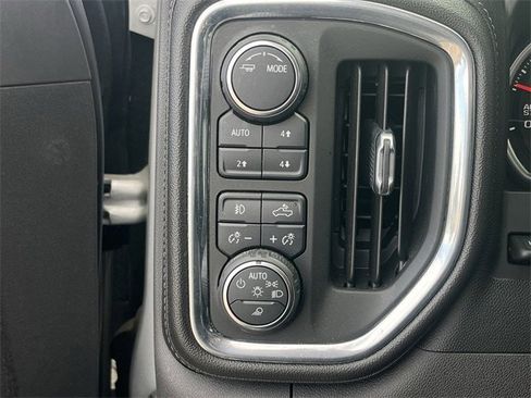 Used 2020 Chevrolet Silverado 1500 LTZ image 24