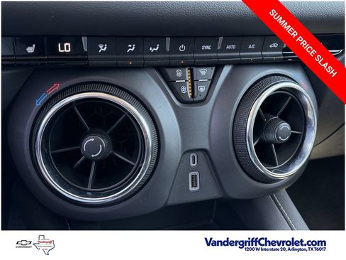 Certified 2025 Chevrolet Blazer LT FWD image 19