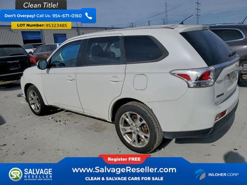 Used 2014 Mitsubishi Outlander SE image 3