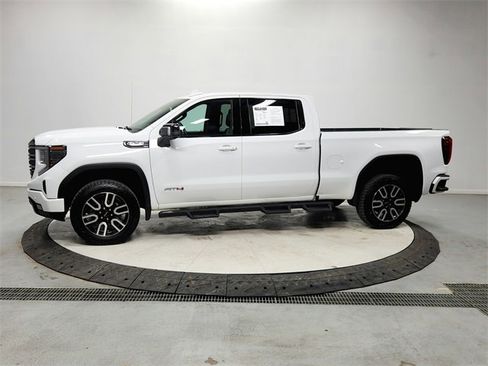 Used 2023 GMC Sierra 1500 AT4 w/ AT4 Preferred Package image 4