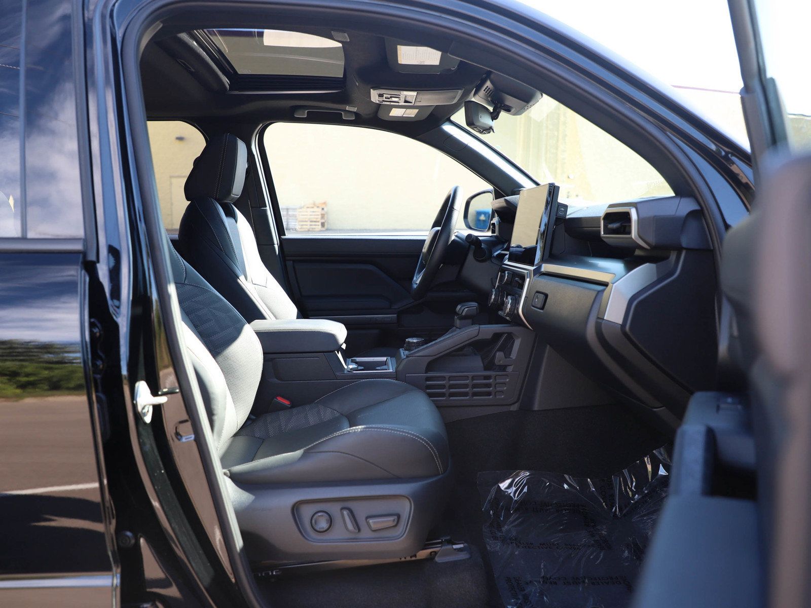 Used 2025 Toyota 4Runner TRD Off-Road Premium AWD/4WD image 11