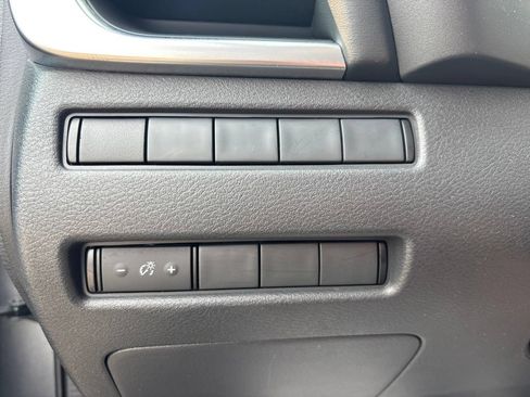 Used 2021 Nissan Rogue S AWD/4WD image 19