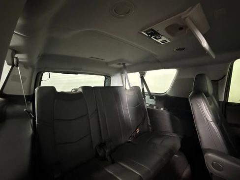 Used 2018 Cadillac Escalade ESV Premium Luxury AWD/4WD image 33