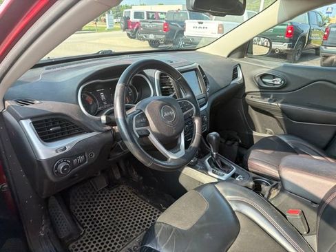 Used 2017 Jeep Cherokee Trailhawk w/ Comfort/Convenience Group AWD/4WD image 10