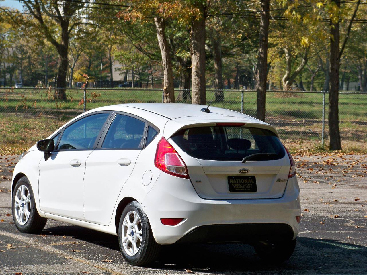Used 2015 Ford Fiesta SE FWD image 5