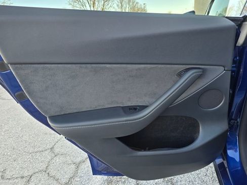 Used 2025 Tesla Model Y Long Range image 31
