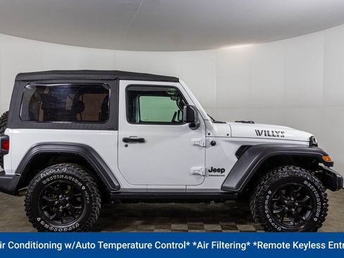 Used 2021 Jeep Wrangler Willys w/ LED Headlamp & Fog Lamp Group image 15