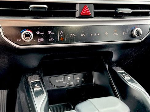 Used 2025 Kia Sorento S w/ Panoramic Sunroof Package image 25