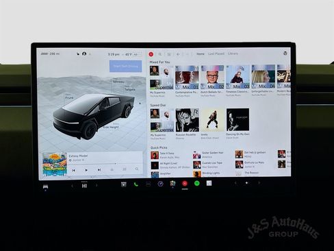 Used 2025 Tesla Cybertruck AWD Crew Cab image 17