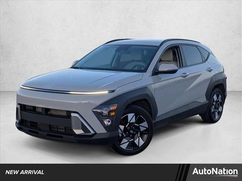 Used 2025 Hyundai Kona SEL FWD image 1