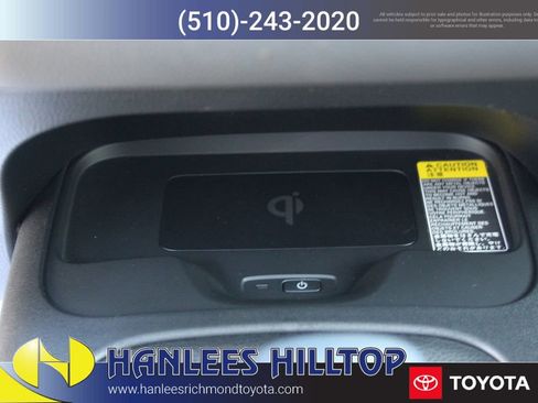 Used 2024 Toyota Corolla SE w/ SE Premium Package image 21