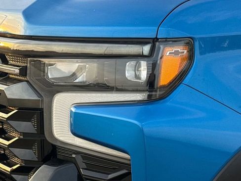 Used 2022 Chevrolet Silverado 1500 ZR2 w/ Technology Package AWD/4WD image 4