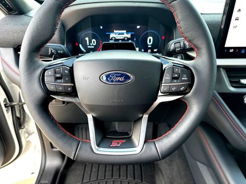 Used 2026 Ford Explorer ST AWD/4WD image 12