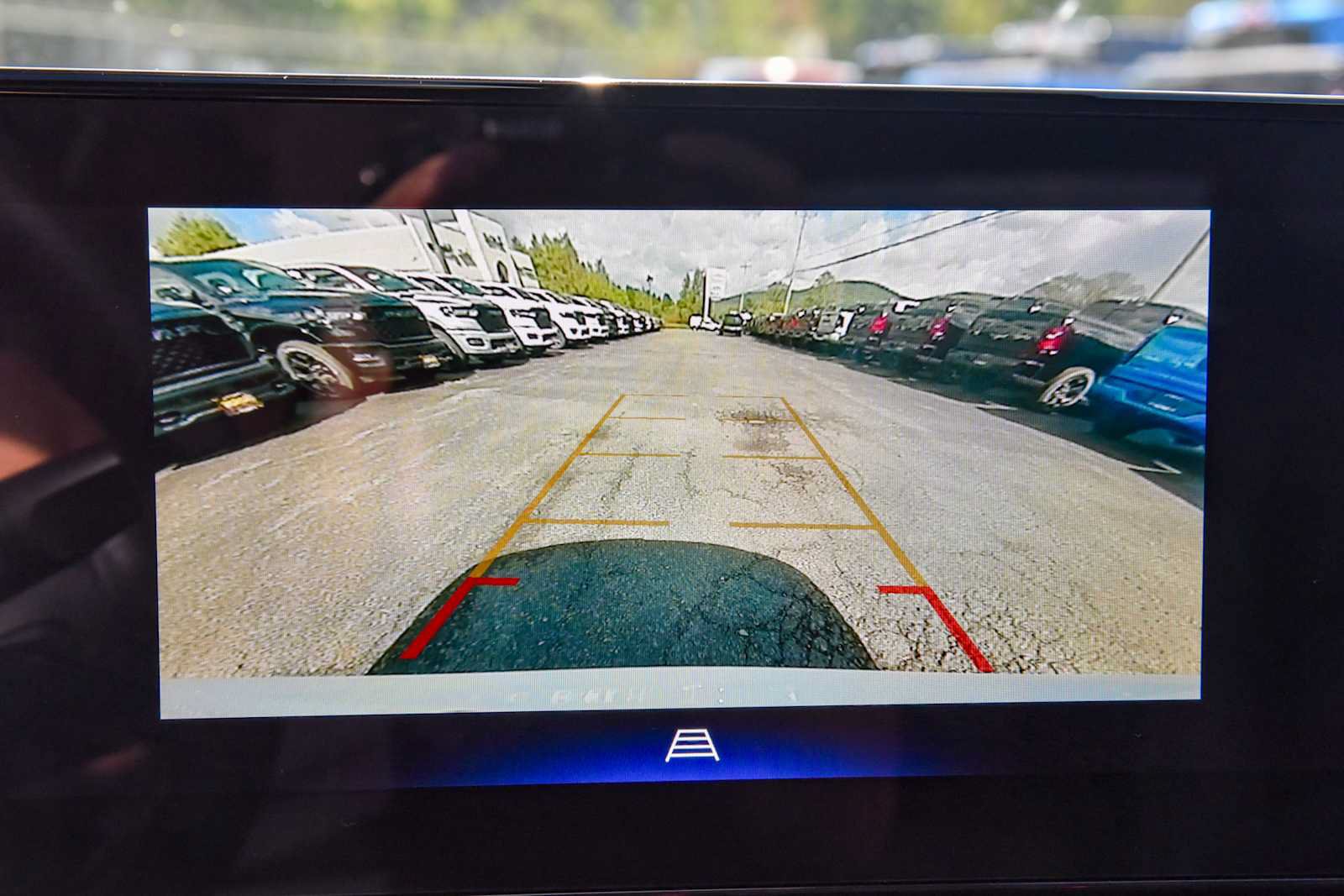 Used 2025 Chevrolet Trax RS FWD image 17