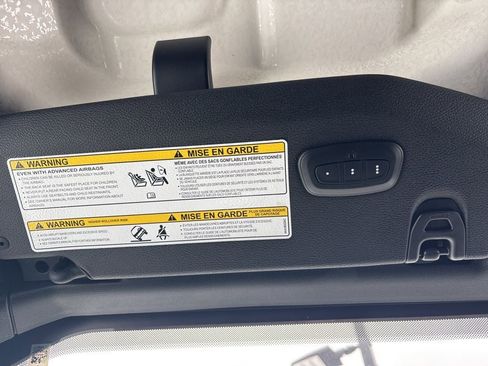 Used 2023 Jeep Gladiator Mojave w/ Cold Weather Group image 15