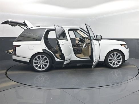 Used 2017 Land Rover Range Rover Supercharged image 63