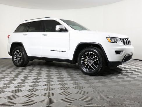 Used 2019 Jeep Grand Cherokee Limited image 3