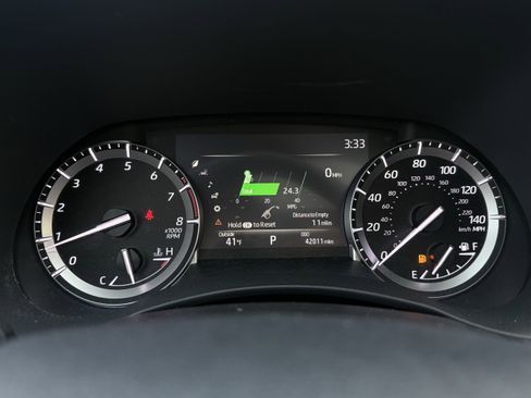 Used 2022 Toyota Highlander XLE image 19