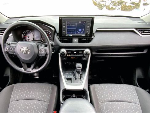 Used 2022 Toyota RAV4 XLE image 16