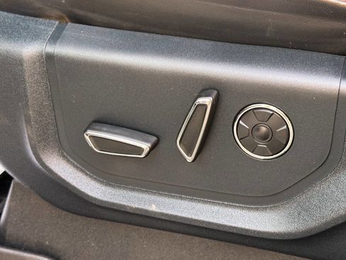 Used 2018 Ford F150 Platinum w/ Equipment Group 701A Luxury image 22