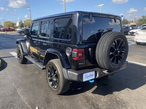 Used 2024 Jeep Wrangler Unlimited Sahara w/ Technology Group image 6