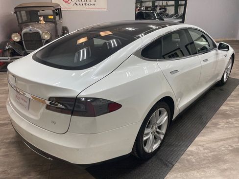 Used 2015 Tesla Model S 70 image 9