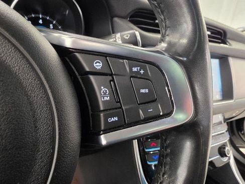 Used 2020 Jaguar XF Prestige AWD/4WD image 13