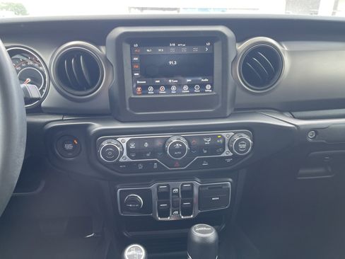 Used 2023 Jeep Gladiator Sport AWD/4WD image 25