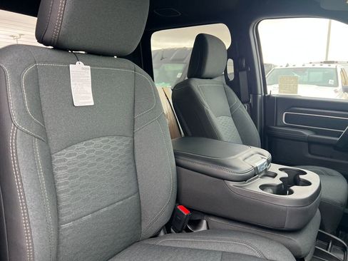 New 2026 RAM 2500 Big Horn AWD/4WD image 18