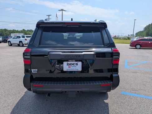 New 2026 Toyota 4Runner SR5 AWD/4WD image 4