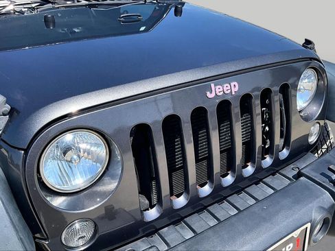 Used 2018 Jeep Wrangler Unlimited Sport S AWD/4WD image 27