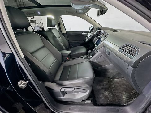 Used 2020 Volkswagen Tiguan SEL AWD/4WD image 28