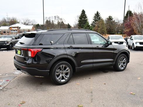 Used 2026 Ford Explorer Active w/ Active Comfort Package image 7