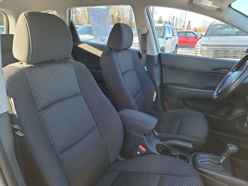 Used 2010 Hyundai Elantra GLS image 19