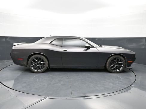Used 2019 Dodge Challenger R/T w/ Driver Convenience Group image 4