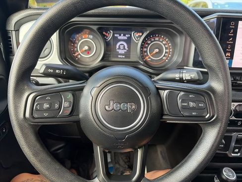 Used 2025 Jeep Wrangler Sport AWD/4WD image 27