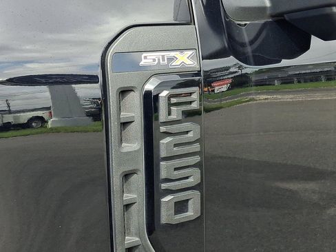 Used 2024 Ford F250 XL w/ STX Appearance Package AWD/4WD image 28