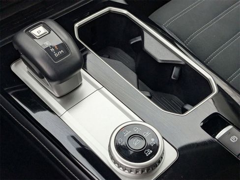 Used 2025 Mitsubishi Outlander SE image 19