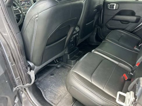 Used 2022 Jeep Wrangler Unlimited Sahara w/ Dual Top Group AWD/4WD image 17