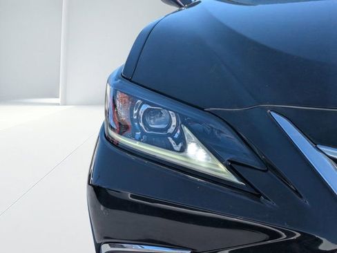 Used 2024 Lexus ES 350 w/ Premium Package image 8