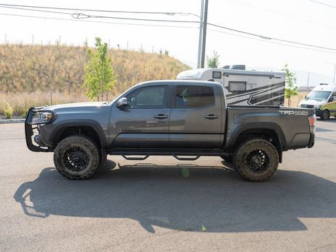 Used 2023 Toyota Tacoma TRD Off-Road AWD/4WD image 4