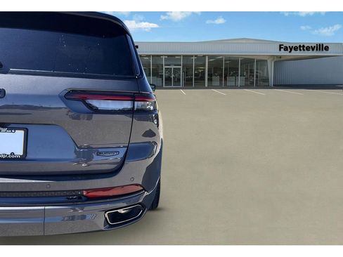 New 2025 Jeep Grand Cherokee L Summit image 9