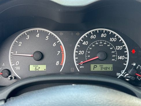Used 2013 Toyota Corolla LE FWD image 19